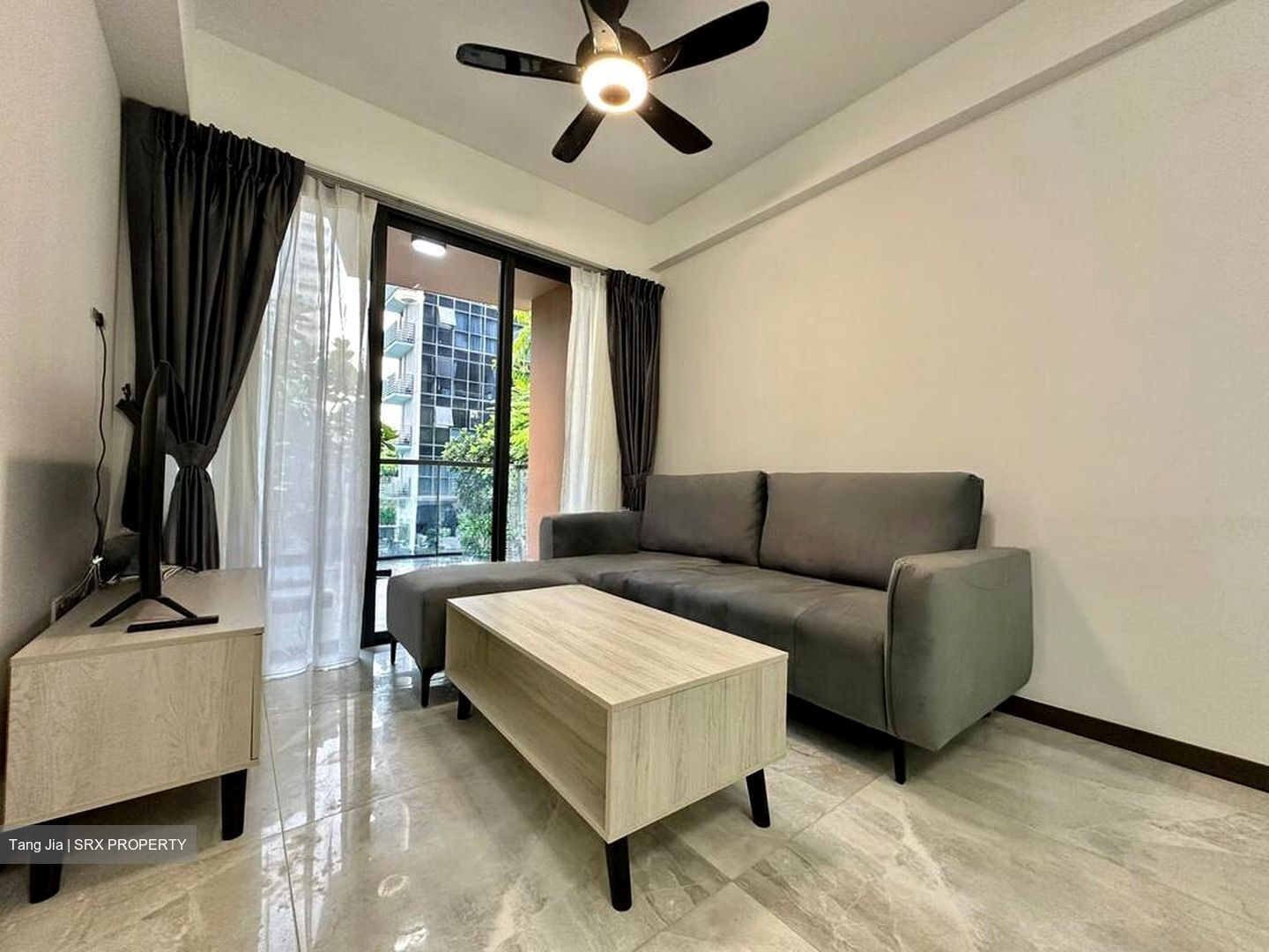 Lake Grande (D22), Condominium #500048651
